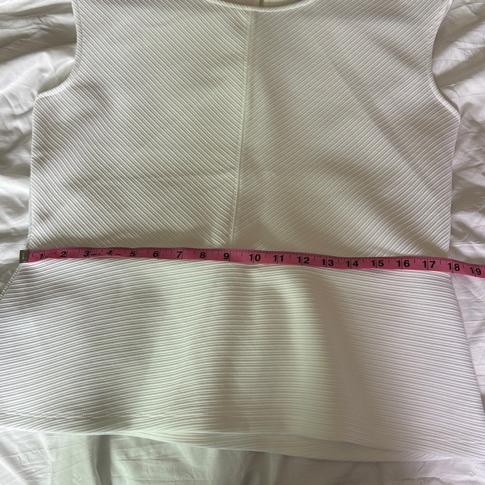 ๐ฉท Liz Claborne White Sleeveless Peplum Top | Size Large FLATTERING - Picture 5 of 8